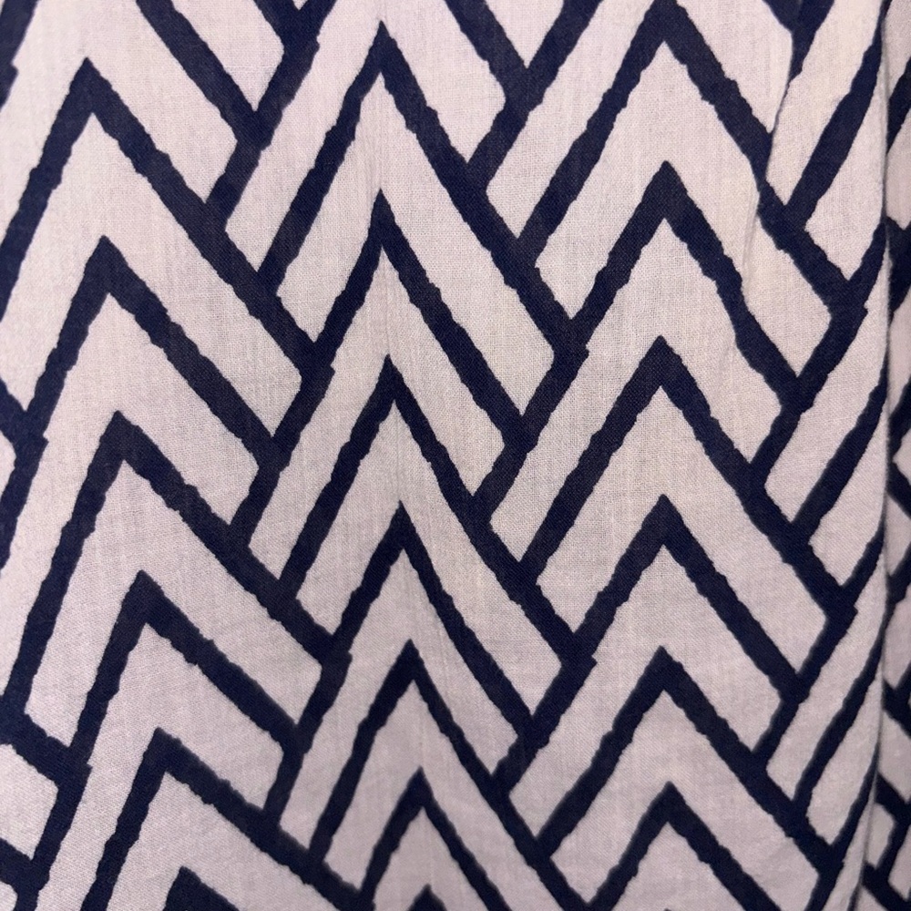 St. John’s Bay Navy White Geometric Print Tunic Blouse Women’s Size XL - Picture 8 of 8